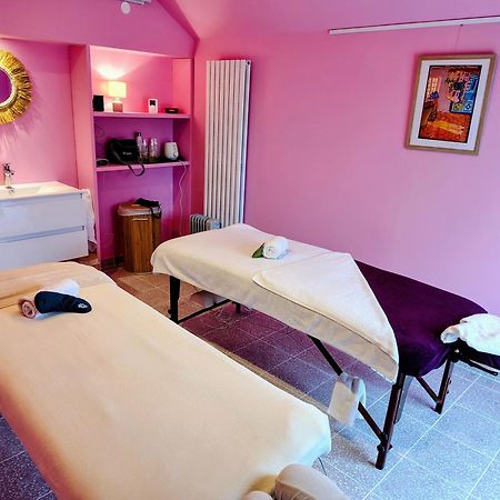 Le Spa Est Dans Le Pre Trigueres Exterior foto